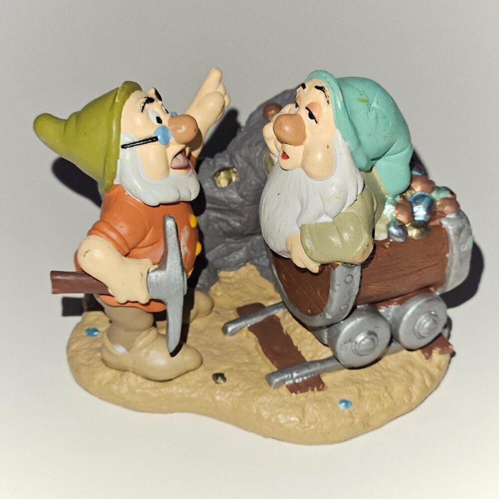 VTG Disney Snow White & 7 Dwarfs Figure Lil Classics Sleepy Doc Mine Car